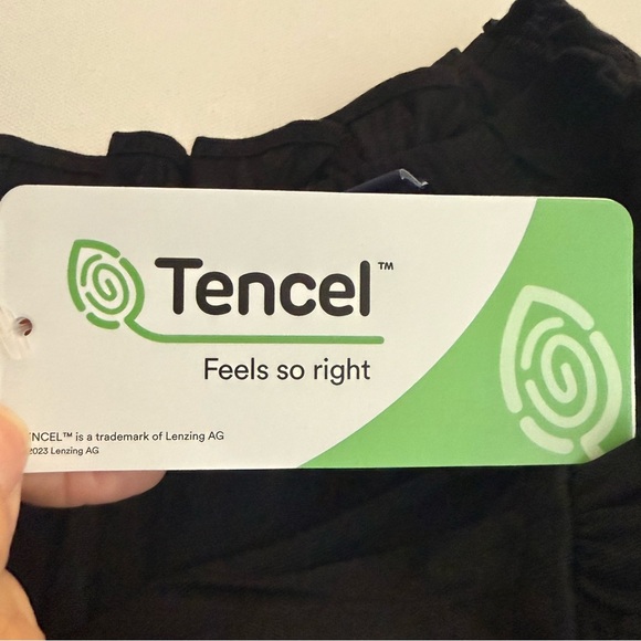 Lands’ End Black TENCEL™ Lyocell Ruffle Sleeve Blouse Women’s XL NWT - Picture 5 of 11